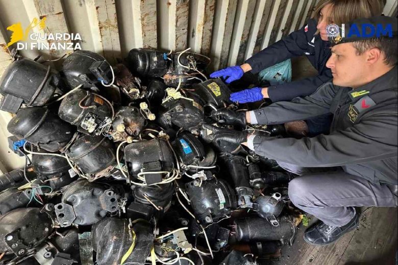 Palermo, sequestrato al porto un container con 20mila chili di rifiuti