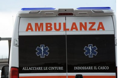 “Non giocate a pallone”, poi la violenza: uomo pestato da un gruppo di giovani a Palermo