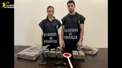 Droga e armi, maxi blitz della Finanza nel Catanese: scattano tre arresti