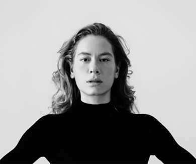 Lucia Lavia nei panni de La signorina Else. “Una storia di vergogna e di sopraffazione”