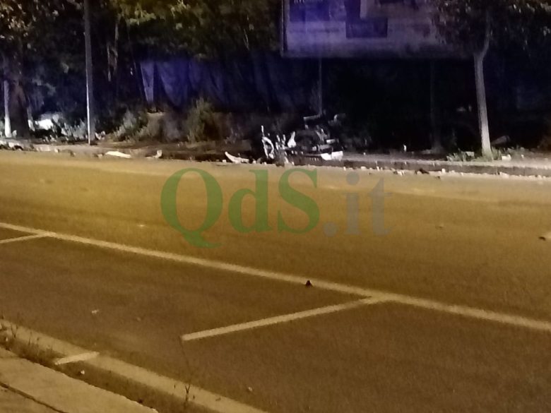 Grave incidente in via Pitré a Palermo, scontro tra auto e moto: 40enne in condizioni critiche