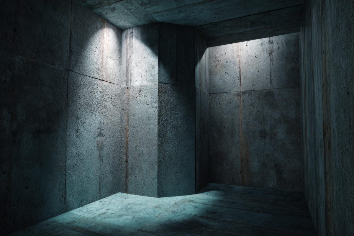 Reggio Calabria: sotto il pavimento un bunker blindato con arsenale