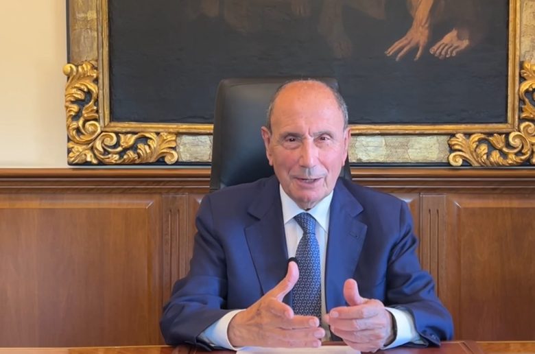 VIDEO | Un “passo decisivo per chiudere con il vecchio sistema rifiuti”, Schifani annuncia novità sui termovalorizzatori