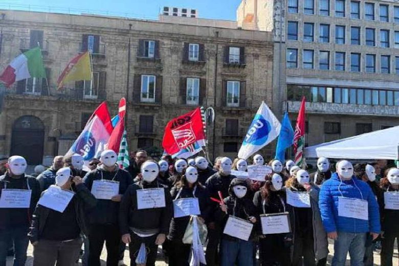 Vertenza ex Almaviva, nuovo sit-in davanti all’Ars contro “Teatrino delle promesse”