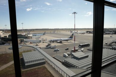 Carburanti, l’allarme dell’Unione Europea: “Pronti a possibili carenze per aerei”