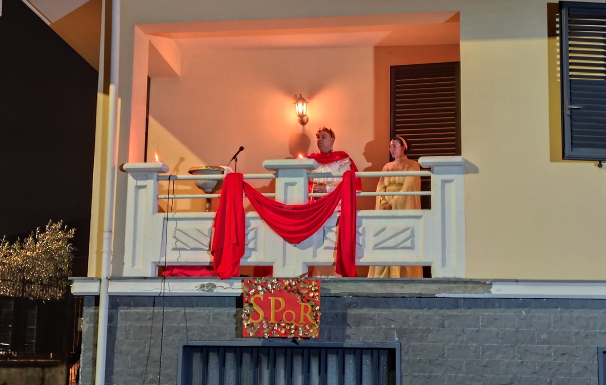 FOTO | Via Crucis vivente, un percorso di emozione, dolore e fede: la terza edizione a San Pietro Clarenza