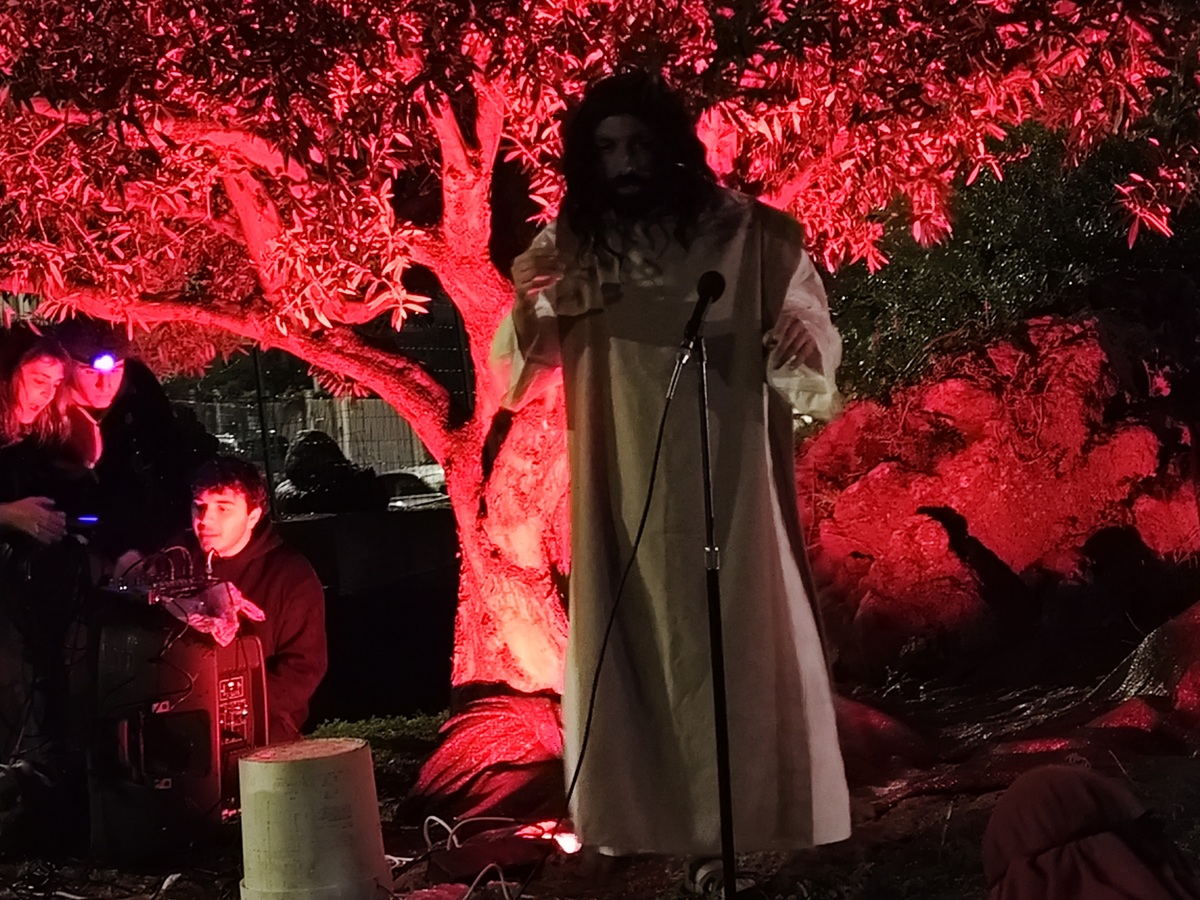 FOTO | Via Crucis vivente, un percorso di emozione, dolore e fede: la terza edizione a San Pietro Clarenza
