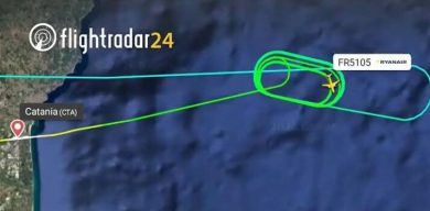 Panico a bordo del volo Catania-Atene, aereo perde potenza e torna indietro