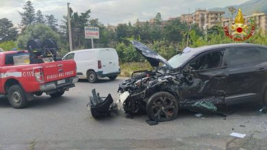 Palermo, scontro fra tre auto e un furgone: cinque feriti, quattro gravi