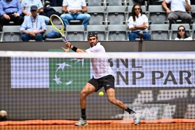 Tennis, Berrettini subito eliminato a Roma