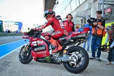MotoGp, brutta caduta di Marquez a Le Mans: frattura al piede