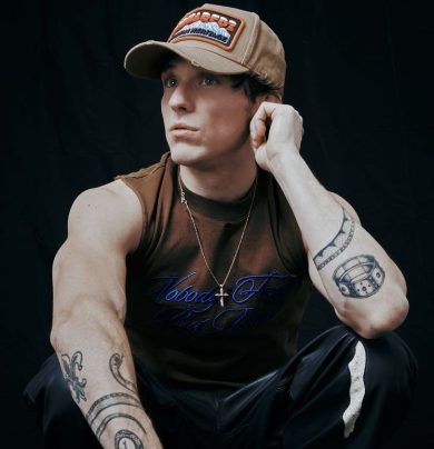 Irama lancia il nuovo brano Cabana, un mese prima del debutto a San Siro
