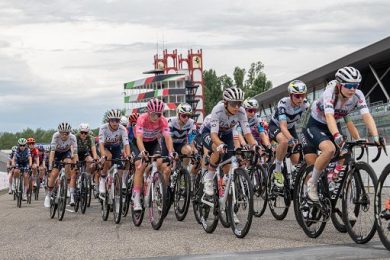 Ciclismo, Narvaez vince a Cosenza, Ciccone maglia rosa