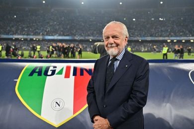 Calcio, Consiglio Napoli vota cittadinanza onoraria De Laurentiis