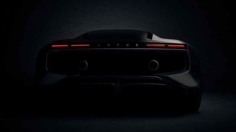 Lotus cambia rotta: più ibride e supercar V8 nel 2028