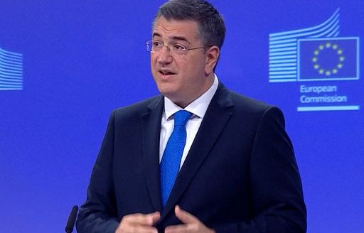 Commissione Ue: non ci sono cancellazioni di viaggi né penurie di kerosene