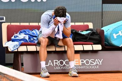 Tennis, Lorenzo Musetti niente Roland Garros per infortunio