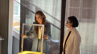 Kate visita la scuola Anna Frank. Un bimbo: “Torni?”. “Sì, certo”