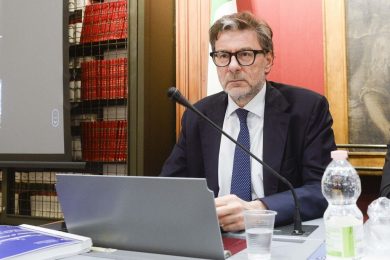 Giorgetti: fase complessa, ma economia Italia è resiliente e solida