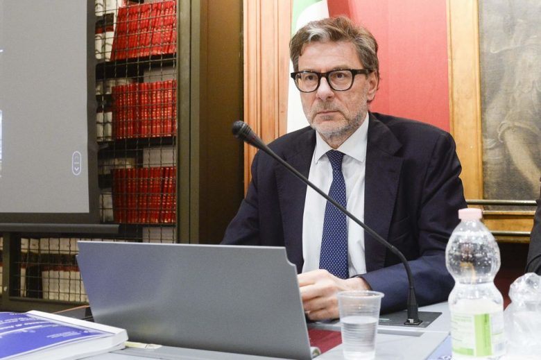 Giorgetti: fase complessa, ma economia Italia è resiliente e solida