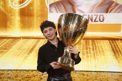 Ottimi ascolti per la finale di Amici. Vince Lorenzo