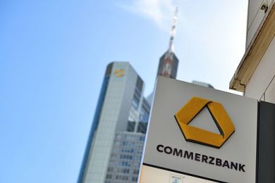 Commerzbank raccomanda di non accettare Ops UniCredit: più valore da soli