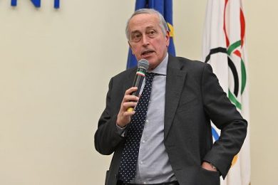 Calcio, Figc, Abete: candidatura per contestare il metodo