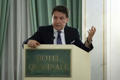 Ue, Conte: Meloni scrive una lettera contro gli accordi che ha firmato