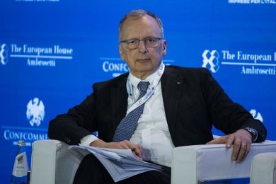 IntesaSp: fatturato industria 2026 +0,2%, per ora niente recessione