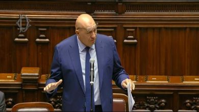 Energia, appello M5s a maggioranza Senato: votate con noi riduzione spese Difesa