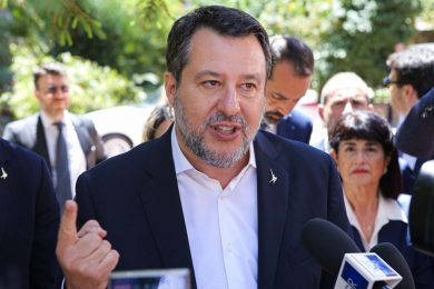 Governo, Salvini evoca il voto anticipato. E poi fa retromarcia