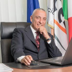 Serramenti, metà degli installatori è fuori norma. Sanzioni fino a 50 mila euro e rischio blocco per il comparto