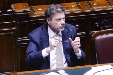 Ue alza stime deficit-Pil (2,9%) e debito-Pil (138,5%) Italia 2026