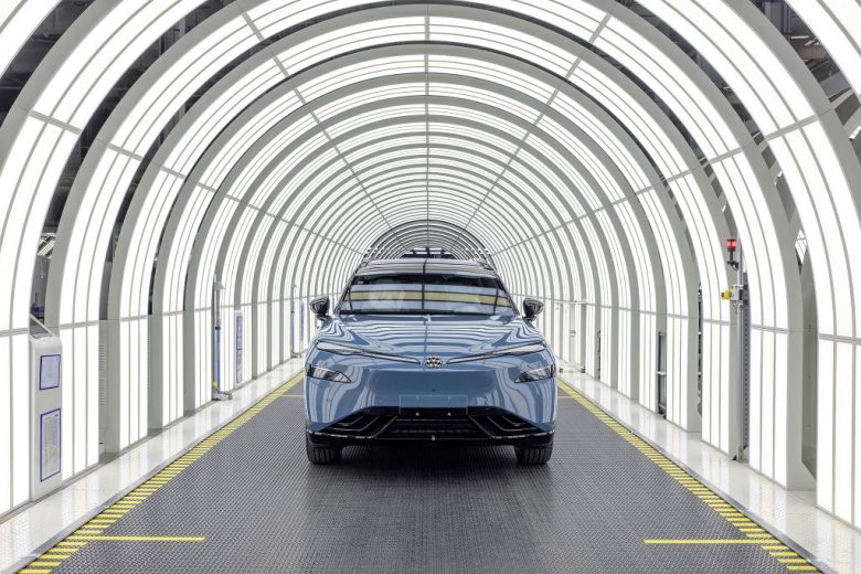 Vw lancia in Cina ID. Unyx 07, elettrica sviluppata con Xpeng