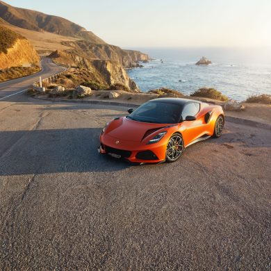 Lotus presenta Emira 420 Sport, più potente e leggera