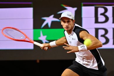 Tennis, Arnaldi al secondo turno a Parigi