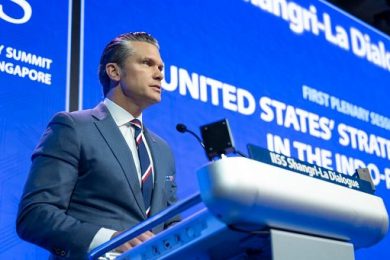 Cina-Usa, a Singapore Hegseth modera toni ma approccio non cambia