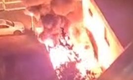 Furgoni e auto a fuoco all’interno di un residence del Cep a Palermo, ipotesi intimidazione