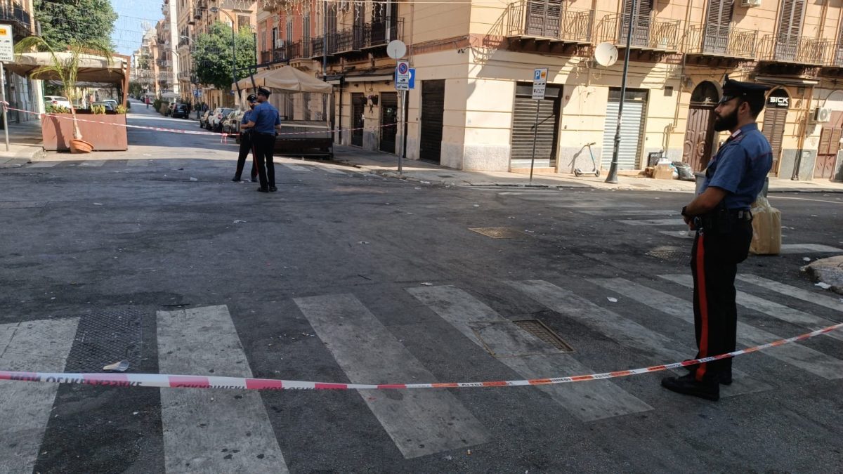 FOTO | Terrore a Palermo: nuova sparatoria nella notte in via Lumia, ferita una ragazza FOTO | Terrore a Palermo: nuova sparatoria nella notte in via Lumia, ferita una ragazza