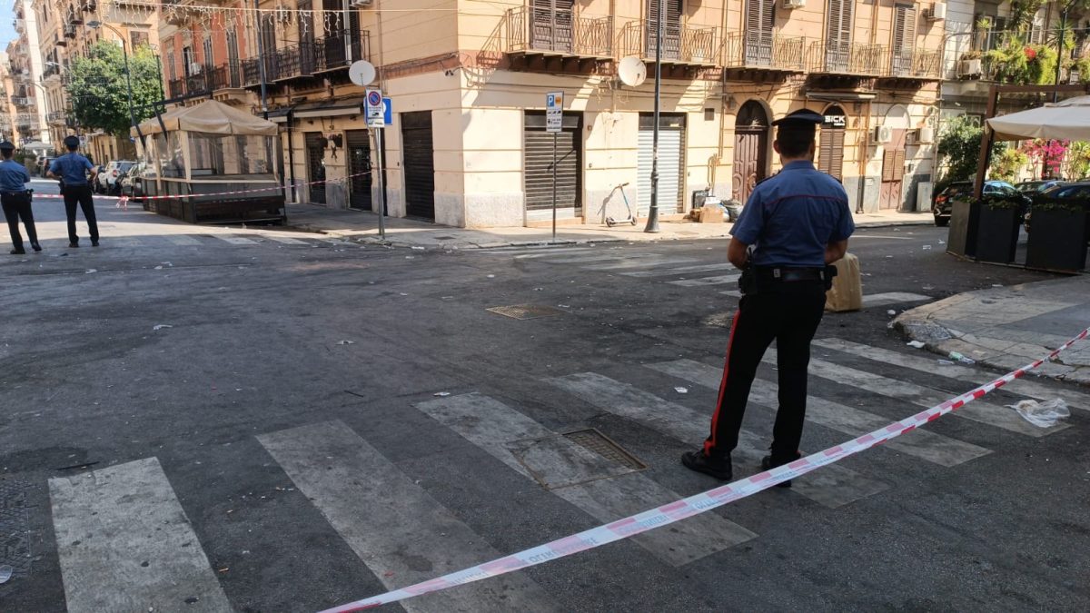FOTO | Terrore a Palermo: nuova sparatoria nella notte in via Lumia, ferita una ragazza FOTO | Terrore a Palermo: nuova sparatoria nella notte in via Lumia, ferita una ragazza