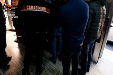 Bisca clandestina in circolo privato nel Catanese, scattano denunce e sanzioni