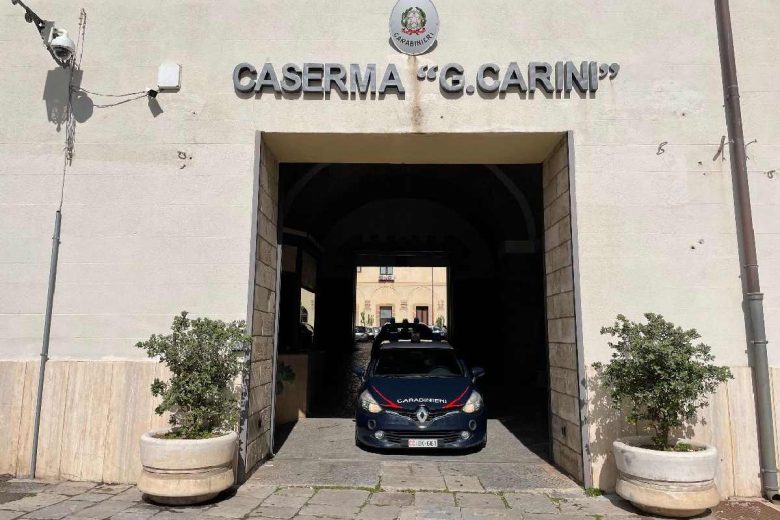 Palermo, furto e fuga in moto in centro: due arresti tra supermercato e movida