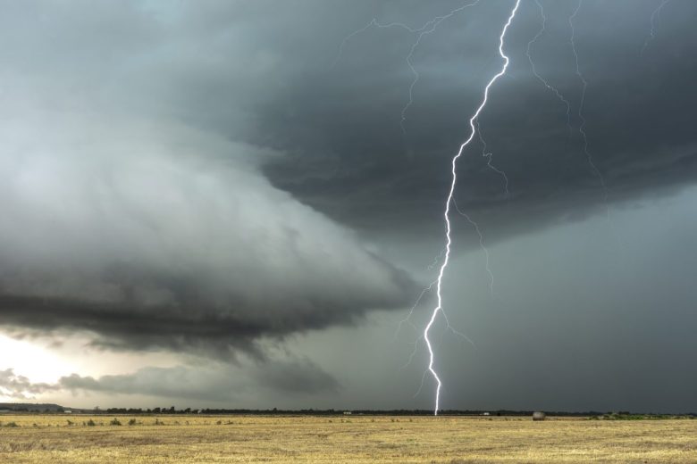 Meteo, temporali, venti di Maestrale e poi caldo: le previsioni d’inizio settimana