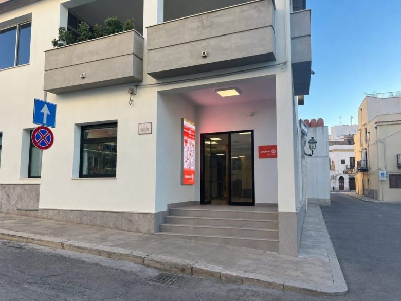Furto con spaccata in un negozio nel Palermitano, bottino da oltre 20mila euro
