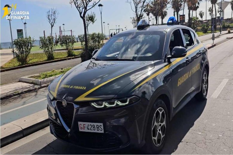 VIDEO | Acireale, sorpreso con 4,5 chili di cocaina in auto: arrestato trafficante