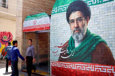 Guerra in Iran, le ultime news in diretta | Nessun accordo su Hormuz e nucleare, ma continuano gli scontri