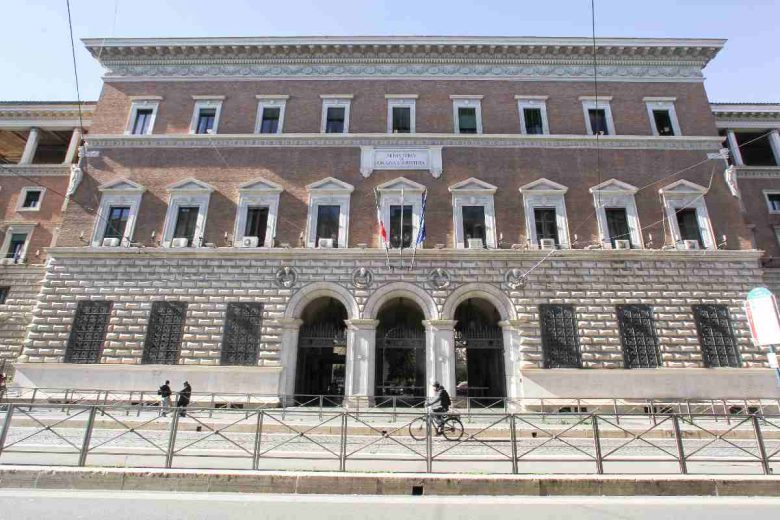 Concorso ministero della Giustizia: 45 assunzioni a tempo indeterminato. Ecco cosa serve e come candidarsi