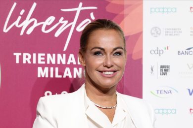 L’attacco di Sonia Bruganelli a Marco Salvati: “Usi mia figlia, fai schifo”: cosa è successo