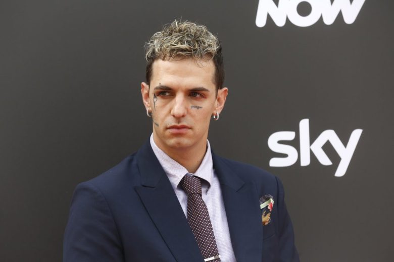 Truffata per 10mila euro una fan di Achille Lauro: ecco la sorpresa del cantante