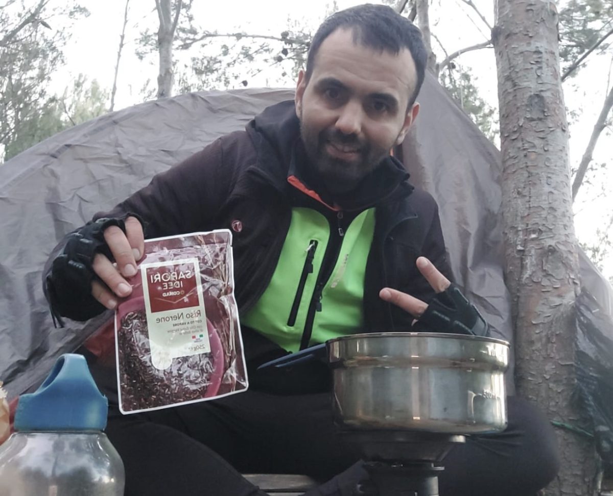 Era un carabiniere forestale, poi ha mollato tutto per riscoprire sé stesso in bici: la storia di Giovanni